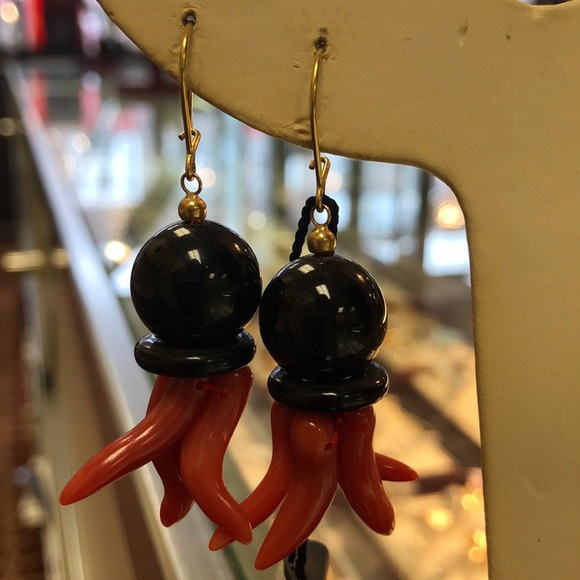 Loffredo 18k gold onyx coral octopus earrings - Picture 6 of 8